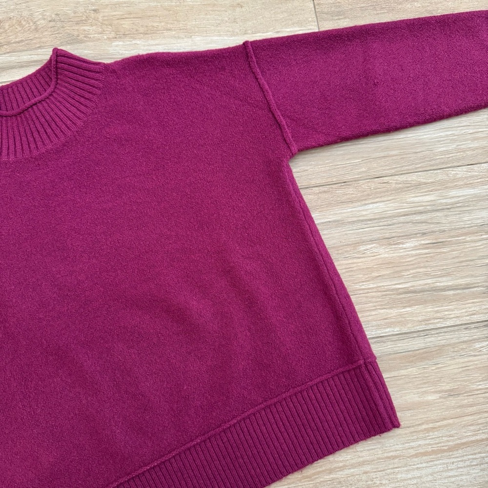 Universal Thread Sweater - Picture 5 of 14
